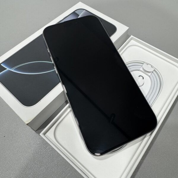 Apple iPhone 16 Pro Max 256GB 白色鈦金屬 中古機 二手機 福利機：圖片 2