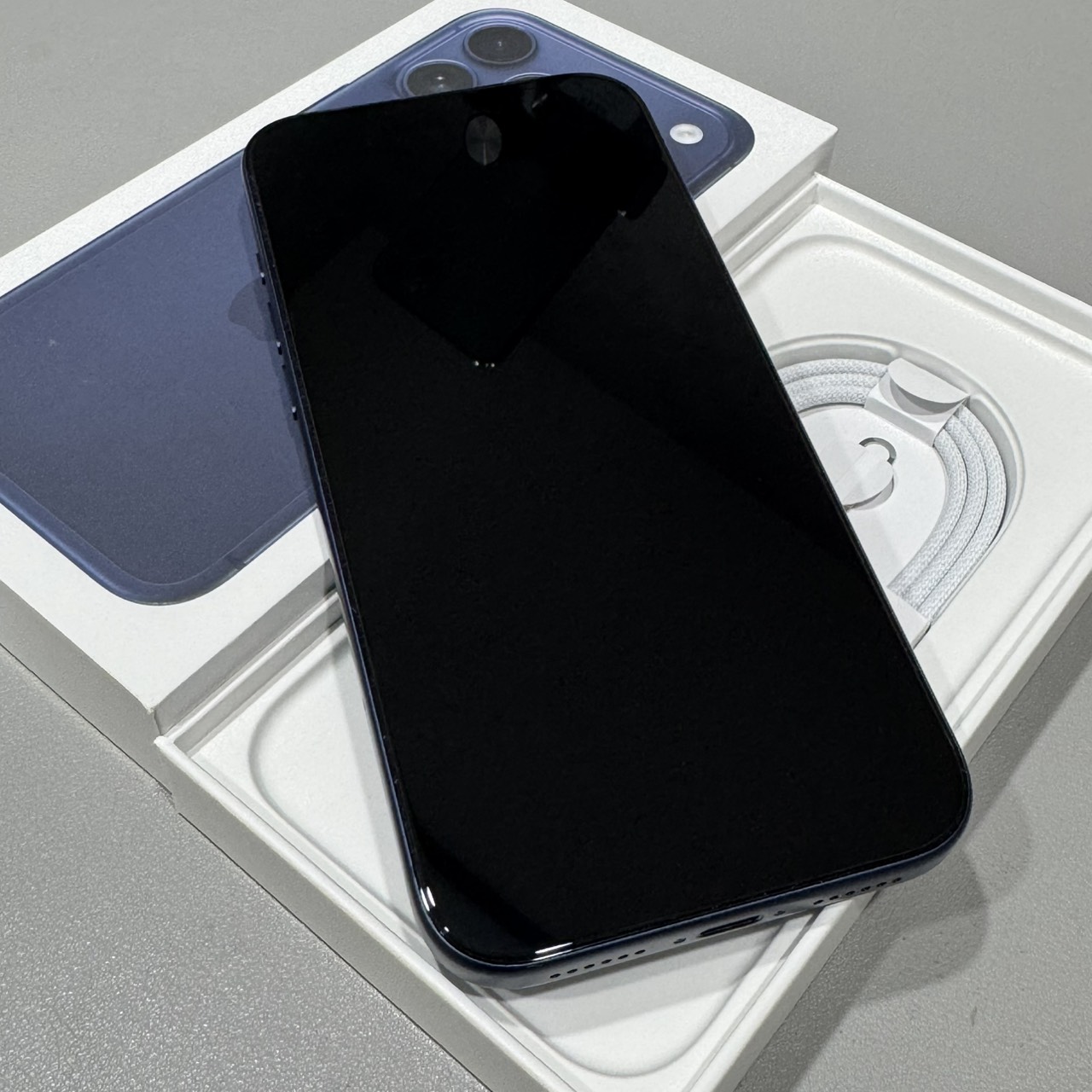 Apple iPhone 17 Pro Max 512GB 藏藍色 中古機 二手機 福利機:圖片 6