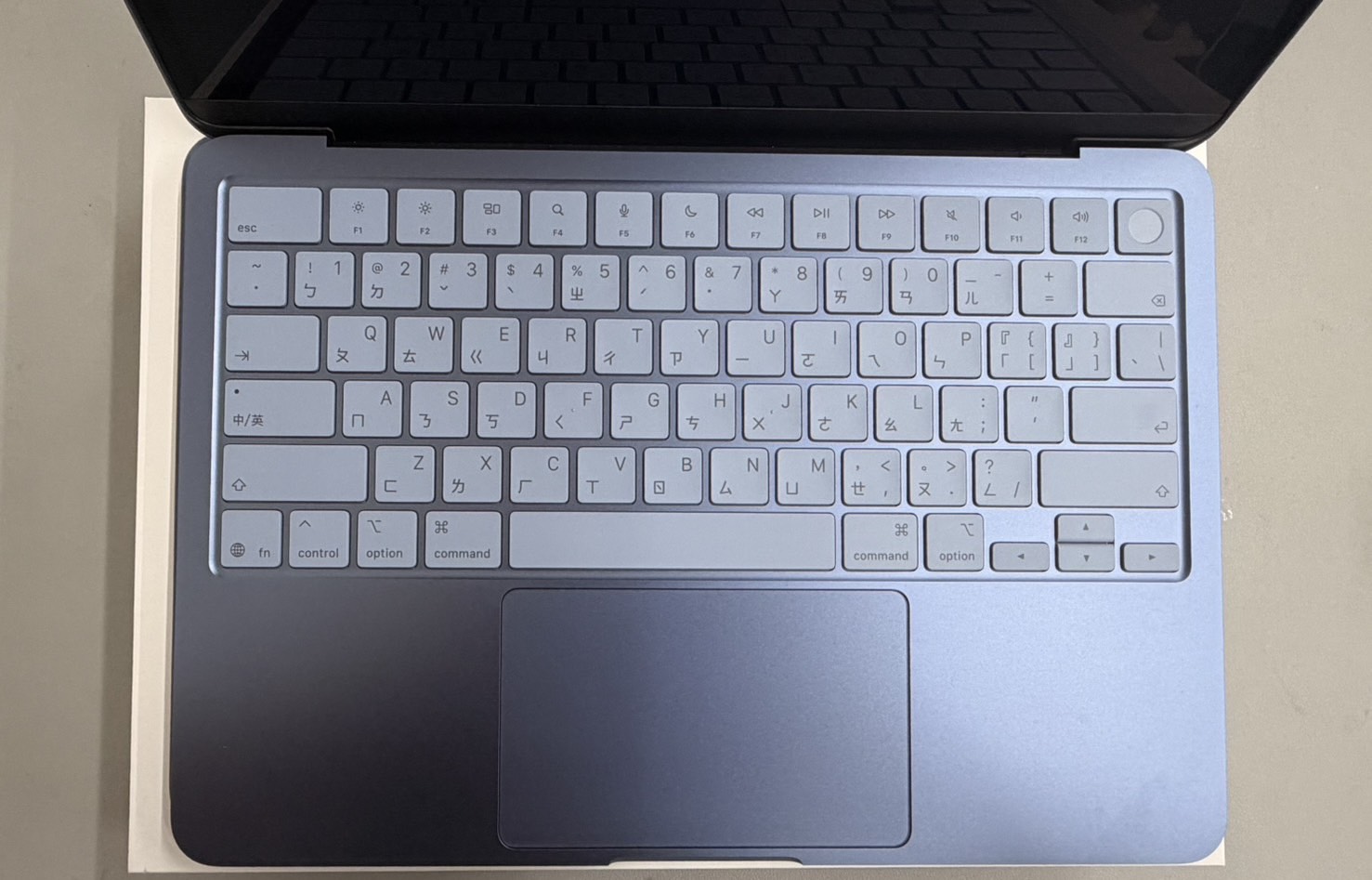 MacBook Neo 13吋 8GB/512GB 錠青色 中古機 二手機 福利機 #67r5w:圖片 7