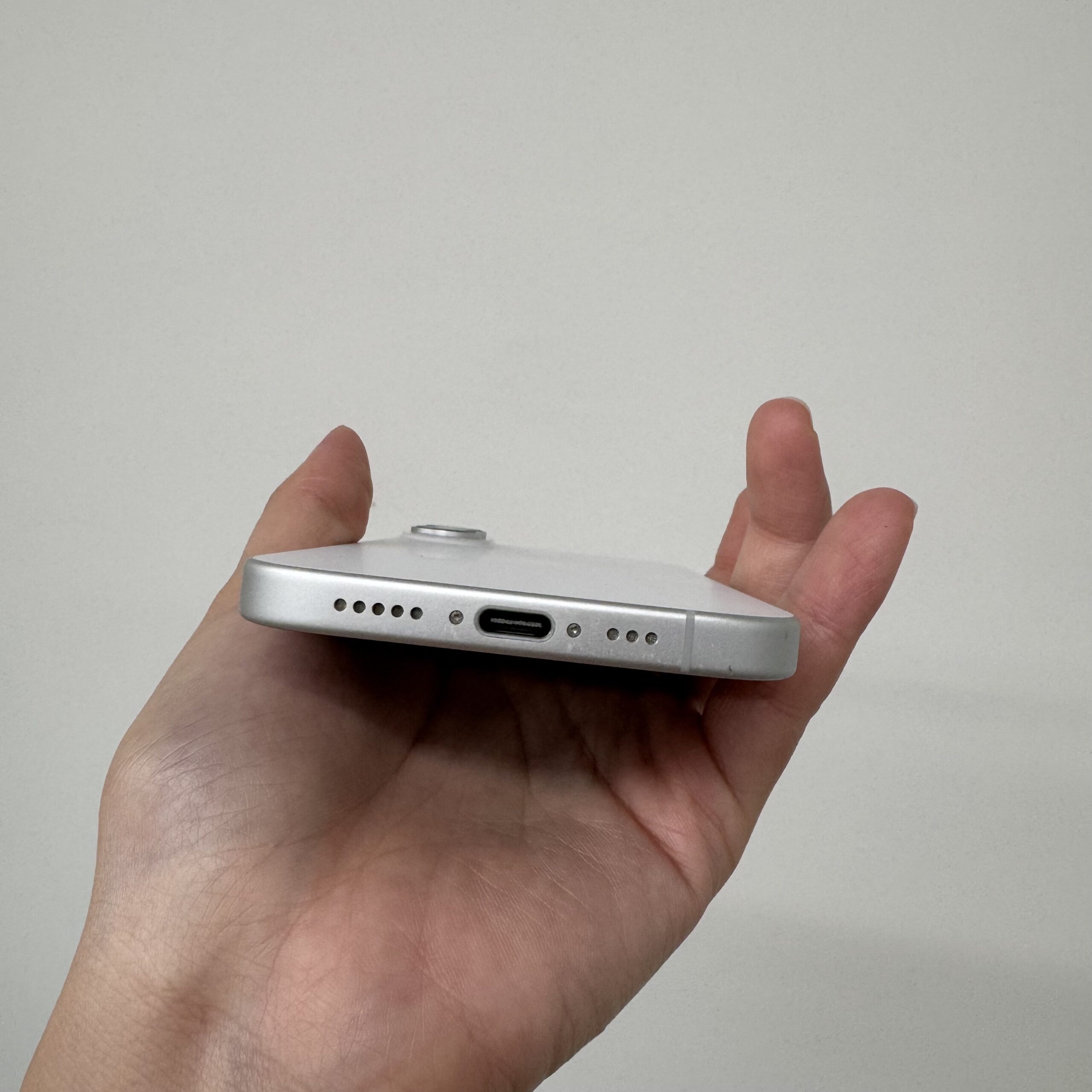 Apple iPhone 16 256GB 白色 中古機 二手機 福利機 #00963:圖片 5