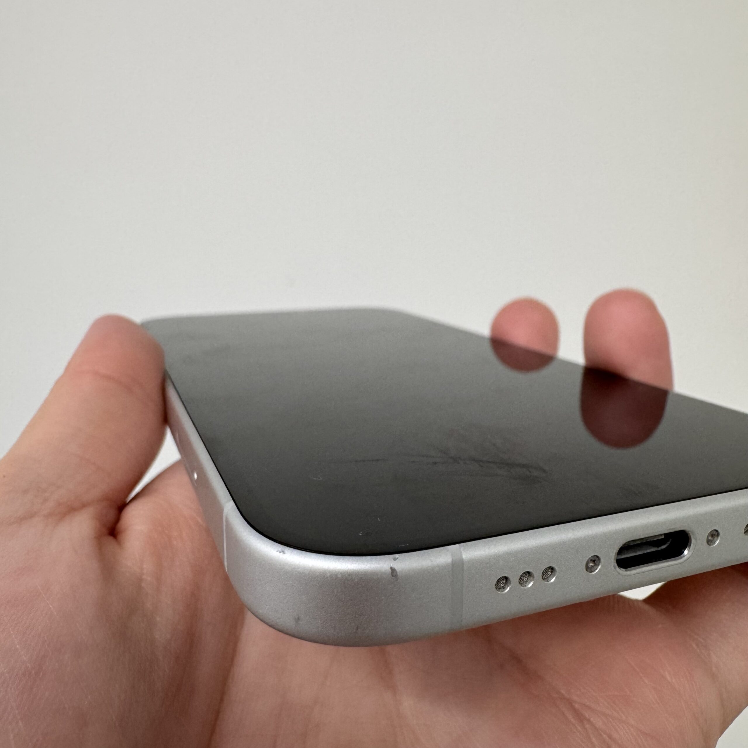Apple iPhone 16 256GB 白色 中古機 二手機 福利機 #00963:圖片 9