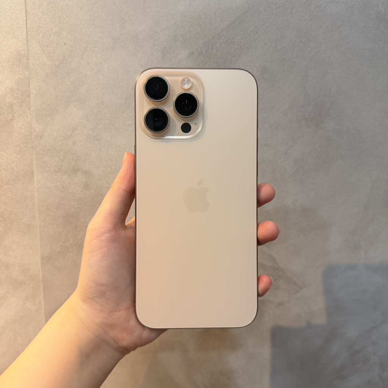 Apple iPhone 16 Pro Max 256GB 沙漠色鈦金屬 中古機 二手機 福利機 #28685:圖片 7