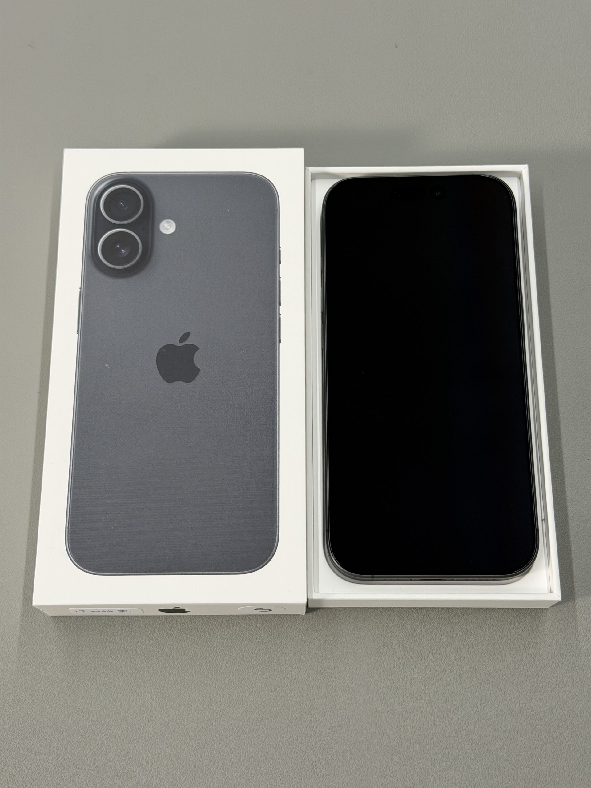 Apple iPhone 17 256GB 黑色 中古機 二手機 福利機 #89337:圖片 3